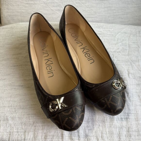 Calvin Klein Brown Lisa Ballet Flats Size 9 Monogram CK Print Faux Leather - Picture 1 of 16
